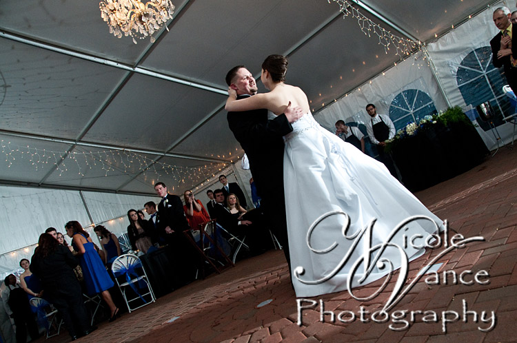 Richmond Wedding Photographer | first dance