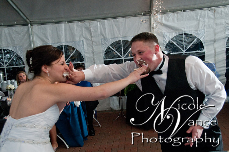 Richmond Wedding Photographer | cake smashing