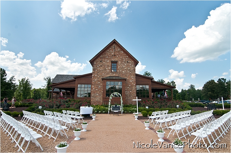 Nicole Vance Photography | Richmond Wedding Photography | New Kent Winery (13)