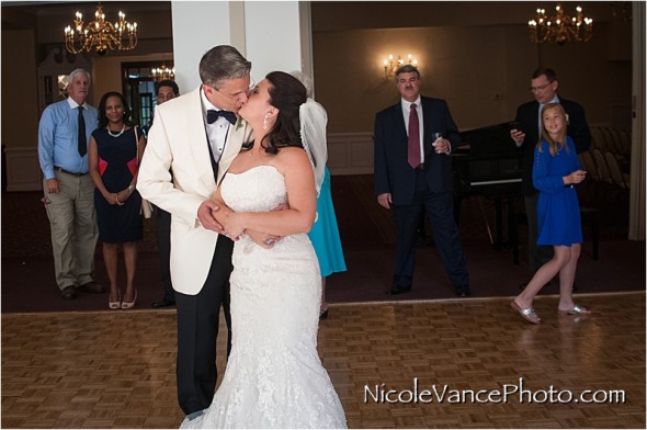 RIchmond Weddings, Jefferson Lakeside Country Club Wedding, Richmond Wedding Photographer, Nicole Vance Photography, reception, first dance