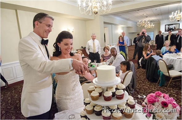 RIchmond Weddings, Jefferson Lakeside Country Club Wedding, Richmond Wedding Photographer, Nicole Vance Photography, reception, cake cutting