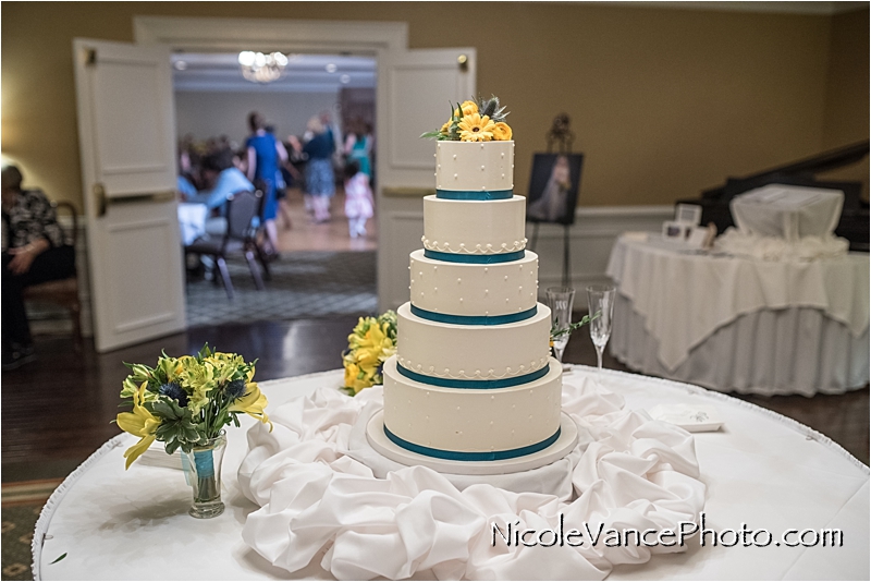 Nicole Vance Photography, Petersburg Wedding Photographer, Country Club of petersburg, wedding cake, sweet fix rva