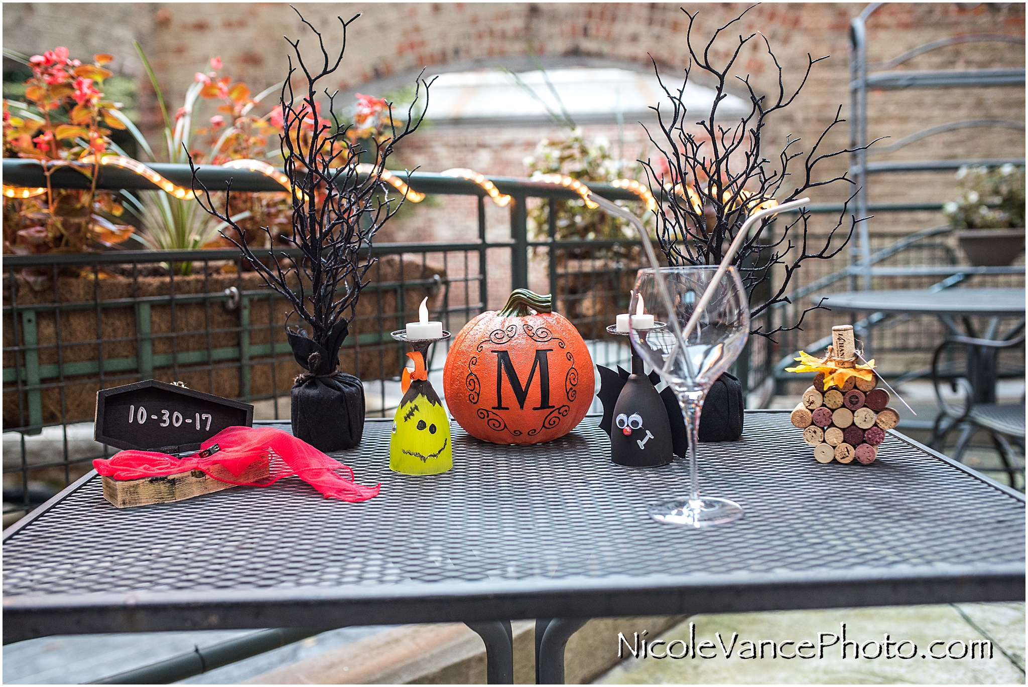 I loved the bride's DIY halloween themed details.