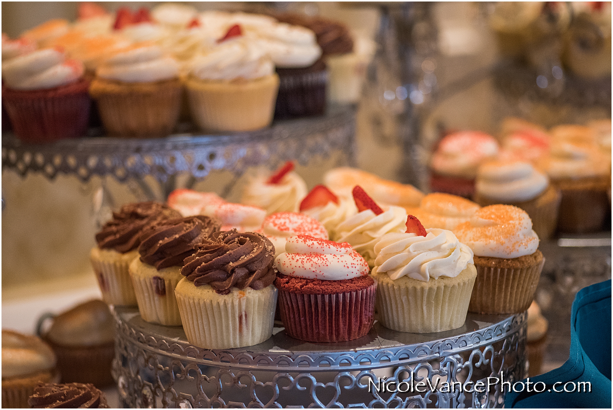 Cupcakes were provided by Pearl's Cupcake shoppe.