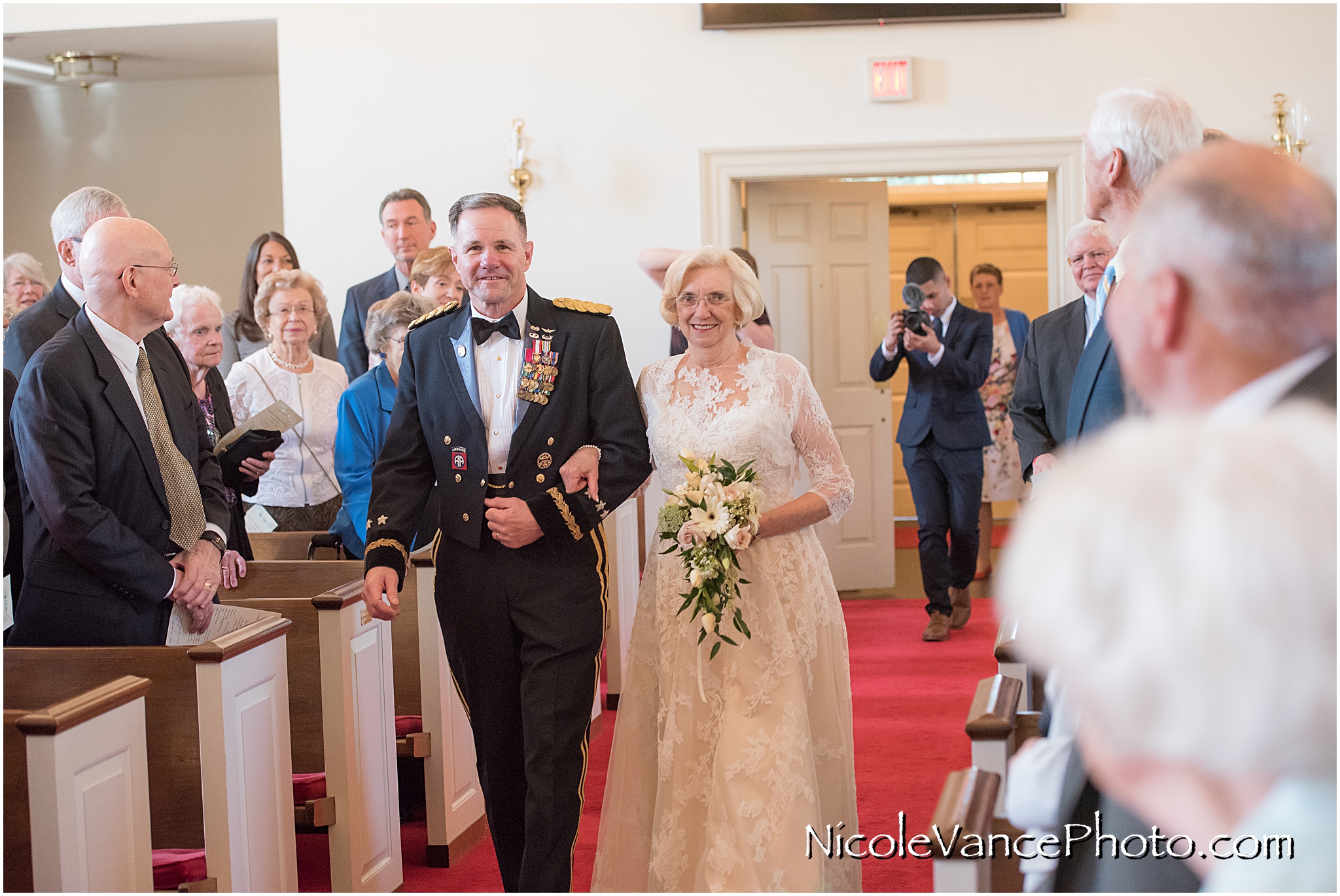 The bride comes down the aisle at Crestwood Presbyterian Church