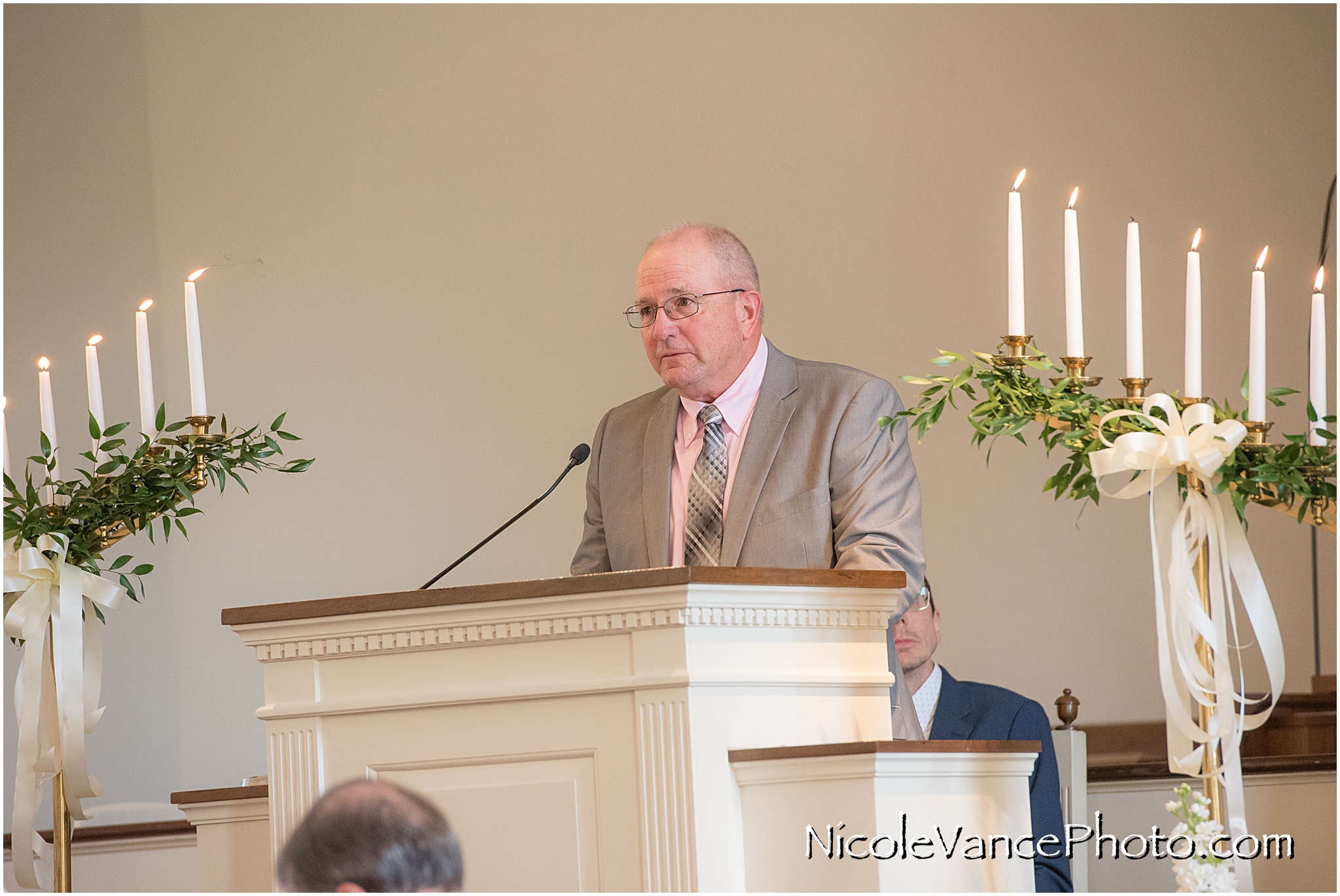 Wedding ceremony at Crestwood Presbyterian Church in Richmond VA